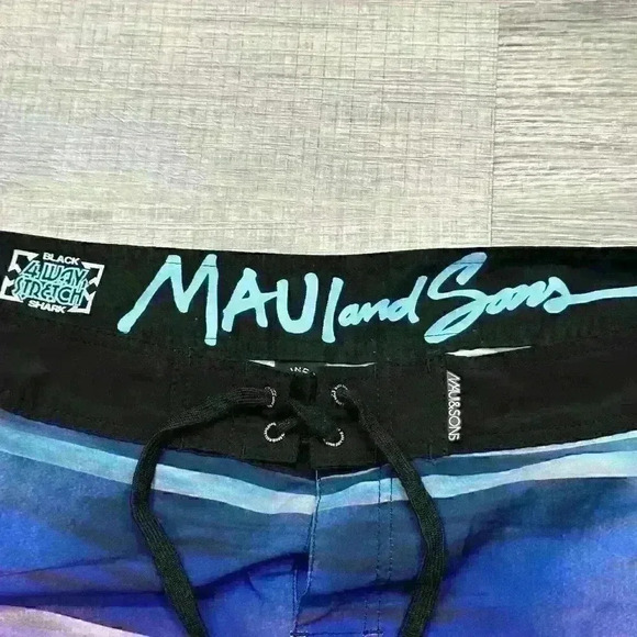 MAUI AND SONS 4-way Stretch Board Shorts Cargo Pocket Men's Size 37” X 10” EUC - Picture 5 of 16